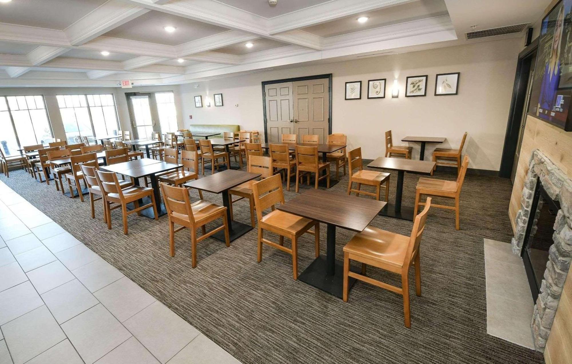 Country Inn & Suites By Radisson, Grand Forks, Nd Exterior foto